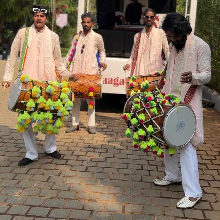 DL Dholis gallery cover
